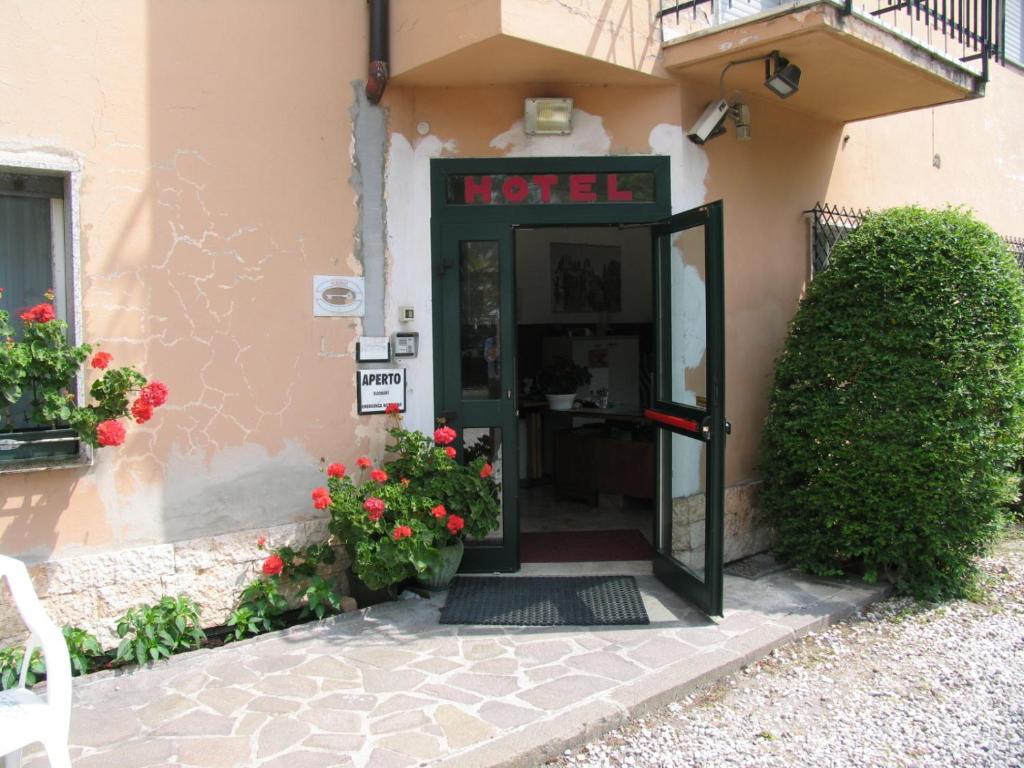 Hotel Oasi Trento Exterior foto